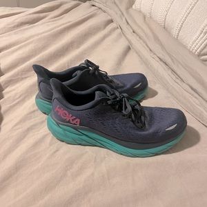 Womens Hokas Clifton 8, Size 7.5